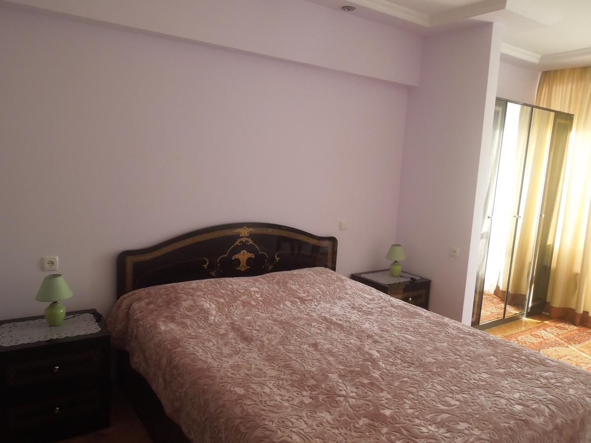Nellie'S Apartment Batum Dış mekan fotoğraf