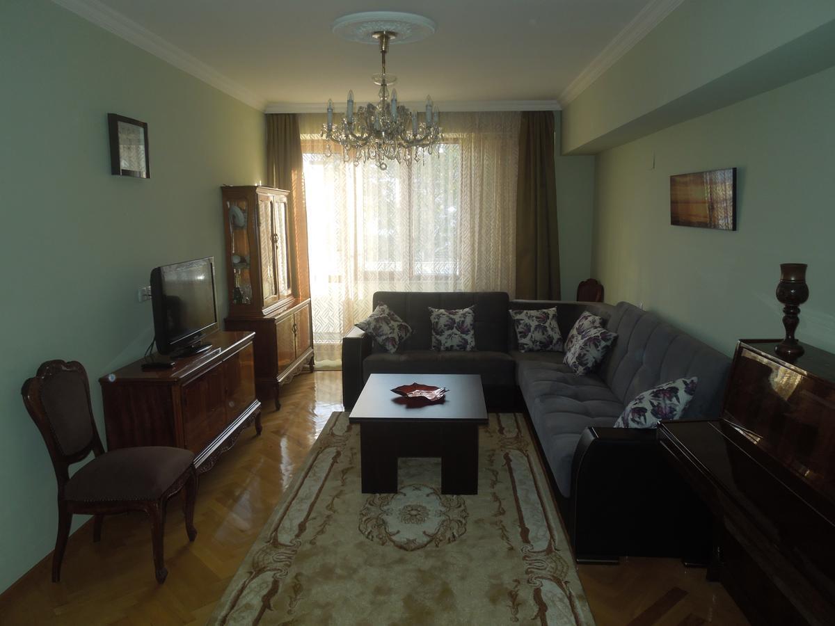 Nellie'S Apartment Batum Dış mekan fotoğraf