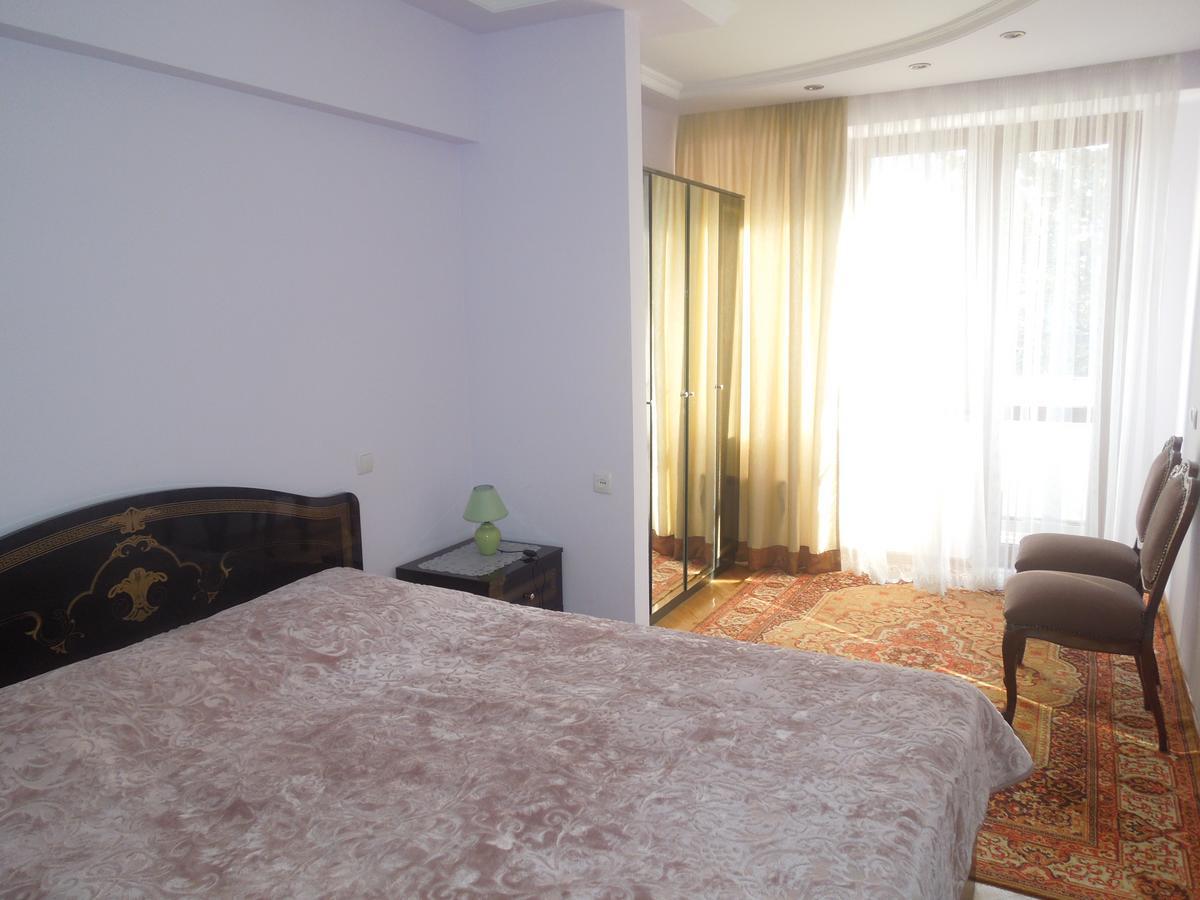 Nellie'S Apartment Batum Dış mekan fotoğraf
