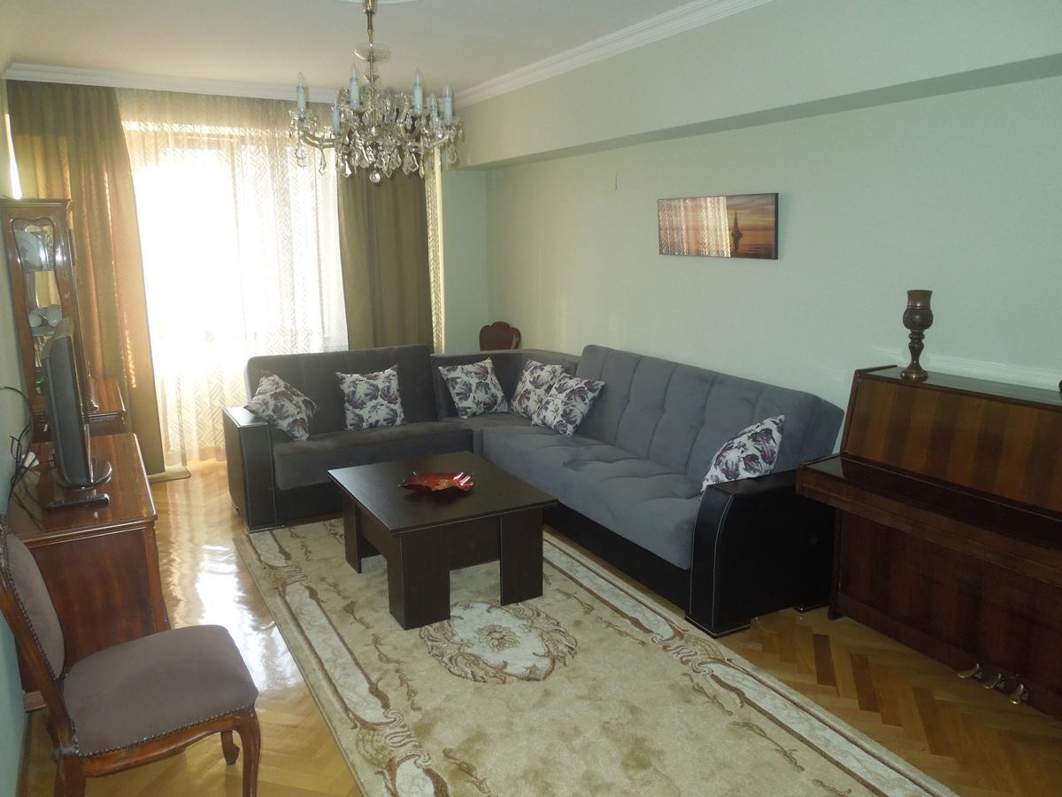 Nellie'S Apartment Batum Dış mekan fotoğraf